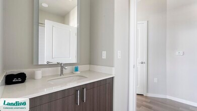 6850 Foxtail Palm Wy, Unit 2416 in Bradenton, FL - Foto de edificio - Building Photo