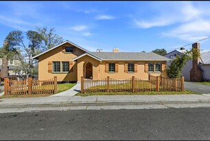 181 College Way in Auburn, CA - Building Photo