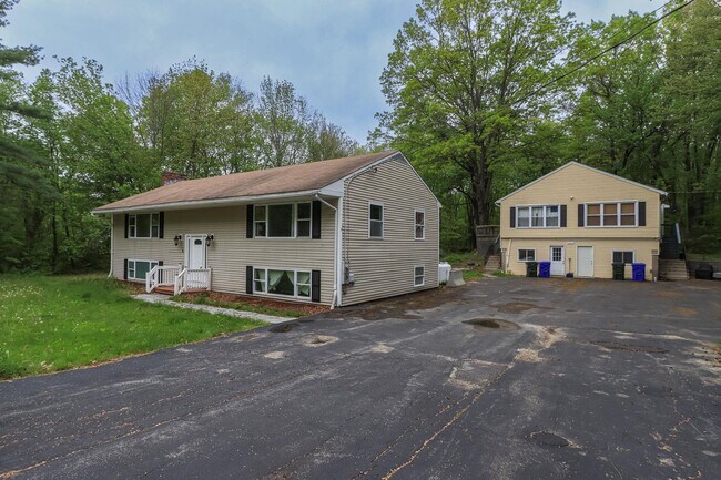 240 Leda Ave in Manchester, NH - Building Photo - Building Photo