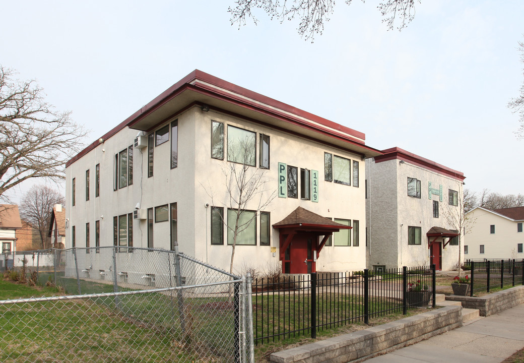 1119-1123 Logan Ave in Minneapolis, MN - Building Photo