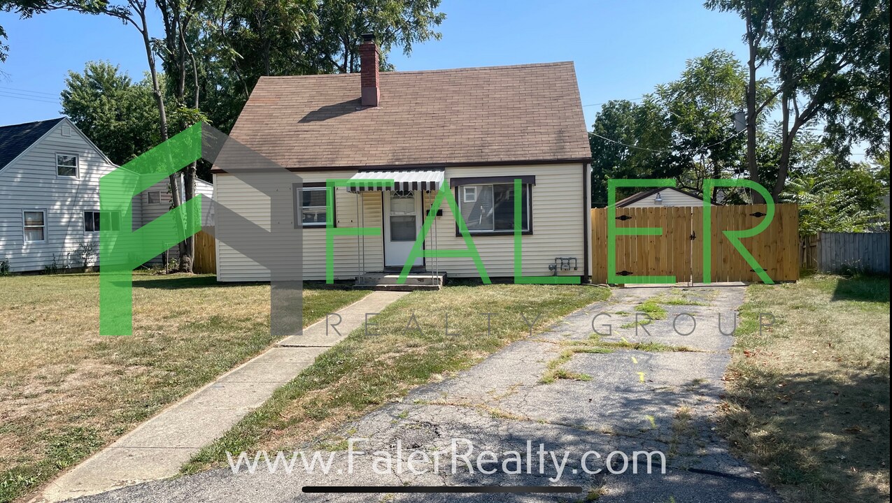 520 Alexander Dr in Dayton, OH - Building Photo