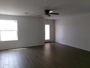 5960 Mohegan Sun St in El Paso, TX - Building Photo - Building Photo