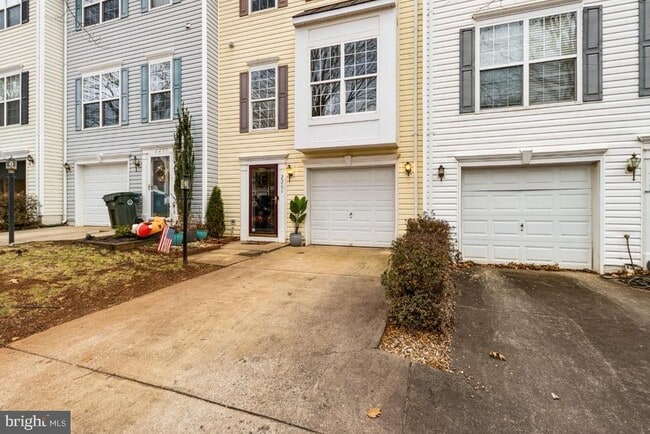 property at 2261 Forsythia Dr