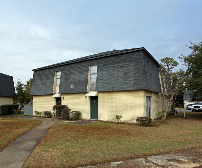 Eastwood Townhomes in Pascagoula, MS - Building Photo - Building Photo