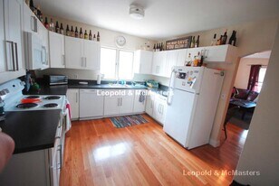 59 Waverly St, Unit 2 in Boston, MA - Building Photo