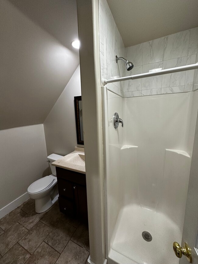 422 Loras Blvd in Dubuque, IA - Building Photo - Building Photo