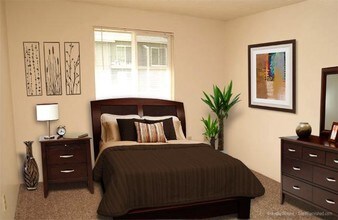 1709 Blankenship Rd-Unit -025 2/1 in West Linn, OR - Building Photo - Building Photo