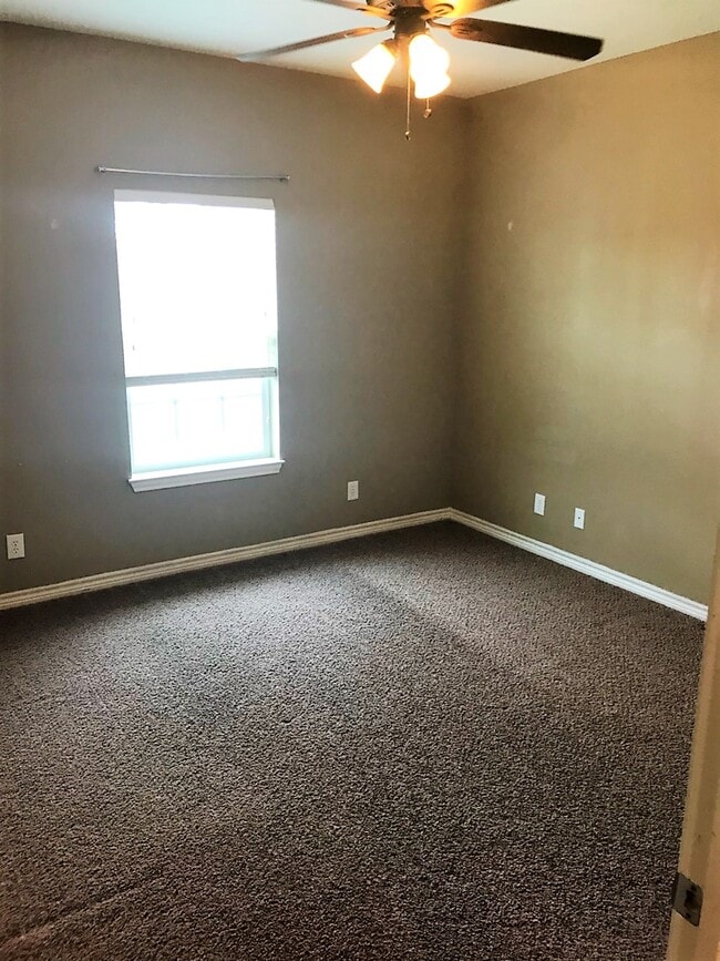 4251 Castlegate Dr, Unit 4251 in Paris, TX - Building Photo - Building Photo