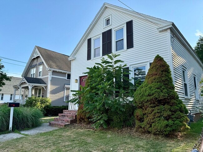 42 Broad St in North Attleboro, MA - Building Photo - Building Photo