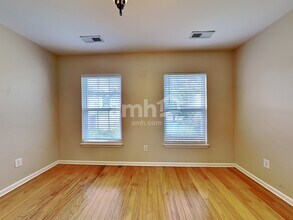 4999 Ballantine Dr in Summerville, SC - Foto de edificio - Building Photo