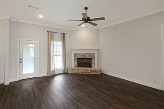 160 Chartleigh Cir in Canton, MS - Foto de edificio - Building Photo