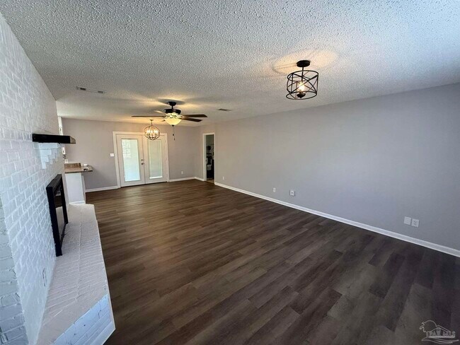 6931 Falcon Dr in Pensacola, FL - Building Photo - Building Photo