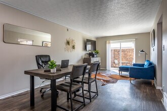 Tamarack Arms Apartments in Columbus, OH - Foto de edificio - Interior Photo