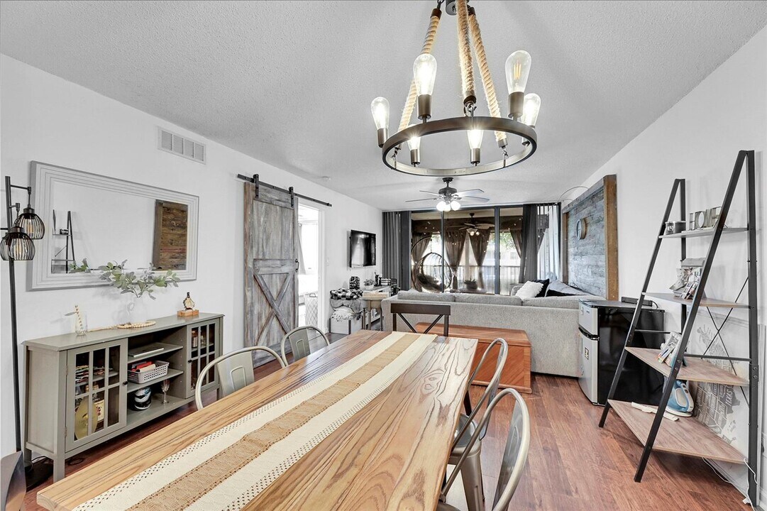 8592 W Sunrise Blvd, Unit 206 in Plantation, FL - Building Photo