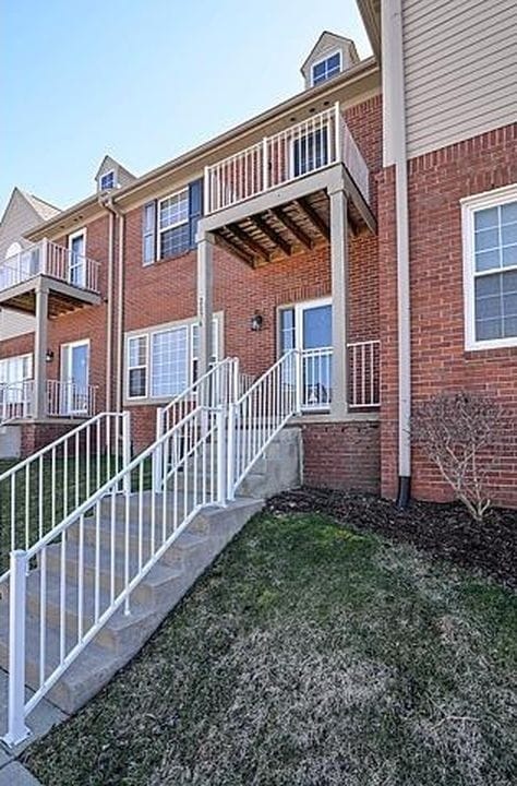 2076 Cloverly Ln in Ann Arbor, MI - Foto de edificio - Building Photo