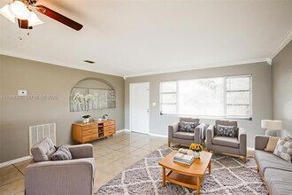 4314 Taft St in Hollywood, FL - Building Photo - Building Photo