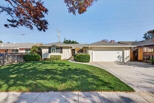 5234 Howes Ln in San Jose, CA - Building Photo