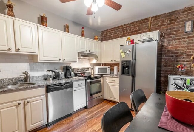 1404 Commonwealth Ave, Unit 5