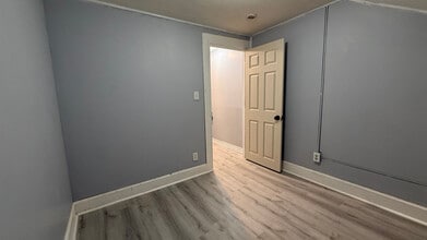 51-57-57 Grove St in Plainfield, CT - Foto de edificio - Building Photo