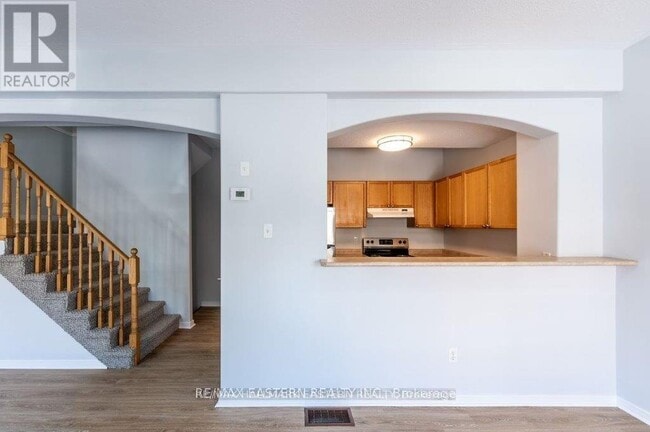 246-246 Spillsbury Dr in Peterborough, ON - Building Photo - Building Photo