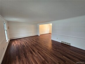 2287 Long Rd in Grand Island, NY - Building Photo - Building Photo