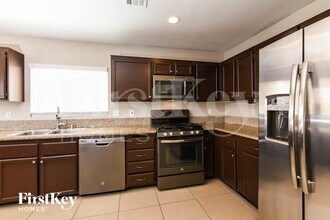 6962 Antell Cir in Las Vegas, NV - Foto de edificio - Building Photo