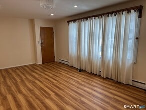 287 East St in Bristol, CT - Building Photo - Building Photo