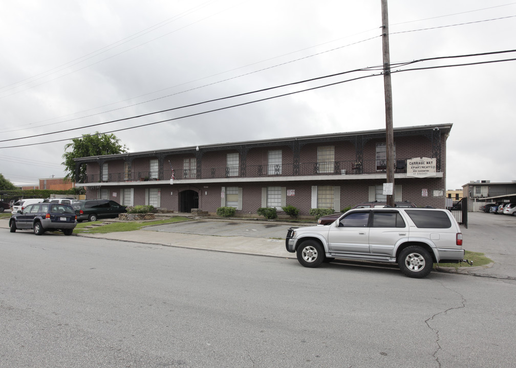 Carriage Way Apartments in Houston, TX - Building Photo