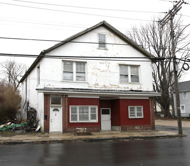 104 Liberty St in Long Branch, NJ - Foto de edificio - Building Photo
