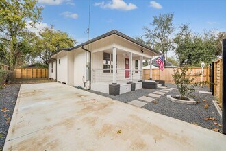437 N Everton St in Houston, TX - Building Photo - Building Photo