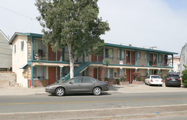 2660 Mission Blvd in San Diego, CA - Foto de edificio - Building Photo