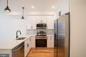 2022 N 5th St-Unit -UNIT 1 in Philadelphia, PA - Building Photo - Building Photo