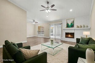 2701 Whitehurst Dr in Fort Worth, TX - Building Photo