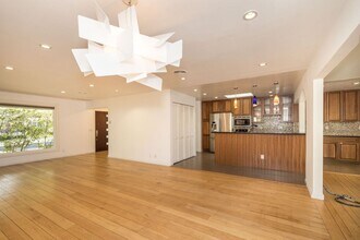 591 St Claire Dr in Palo Alto, CA - Building Photo - Building Photo