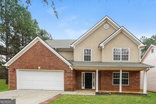 210 Makenna Dr in Hampton, GA - Building Photo