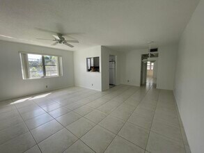 343 Windsor O in West Palm Beach, FL - Building Photo - Building Photo