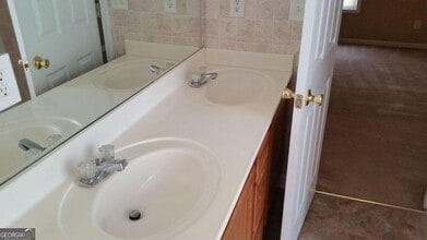 5511 Walnut Ln in Stonecrest, GA - Building Photo - Building Photo