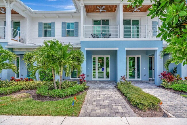 4662 SE Manatee Way in Stuart, FL - Building Photo - Building Photo