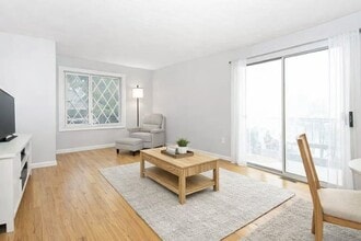 198 Cohasset St in Worcester, MA - Building Photo - Building Photo