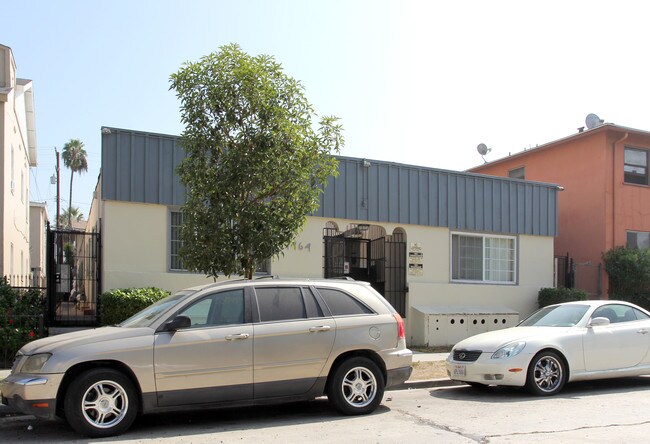 1464 Chestnut Ave in Long Beach, CA - Building Photo - Building Photo