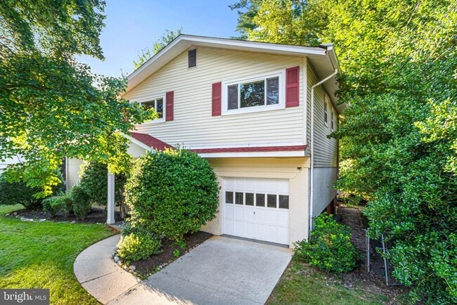 6503 Friars Ct in Bethesda, MD - Foto de edificio - Building Photo