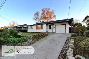 1108 3rd St in Redding, CA - Building Photo