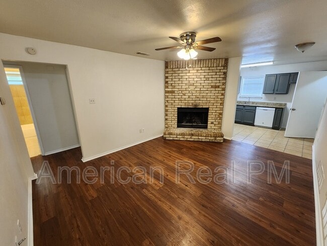 2750 Sunset Strip Dr in Glenn Heights, TX - Building Photo - Building Photo