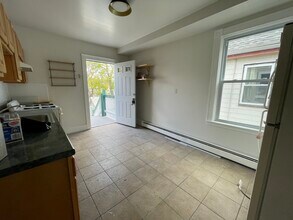 339 Centre St, Unit #2 in Boston, MA - Building Photo - Building Photo