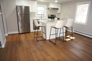 301 Concord Rd in Wayland, MA - Building Photo