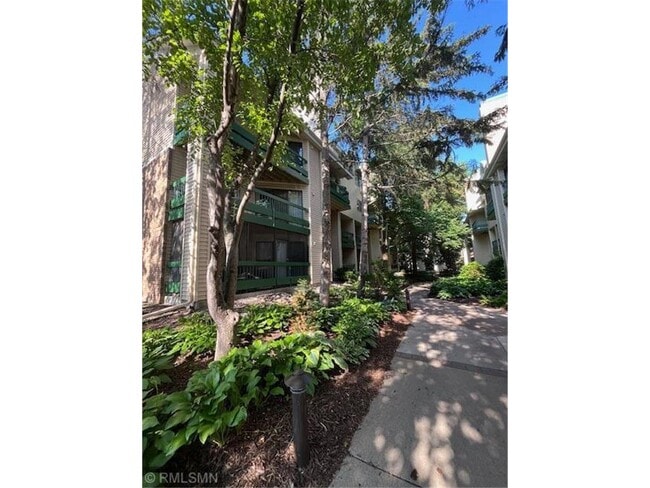7610 York Ave S in Edina, MN - Building Photo - Building Photo