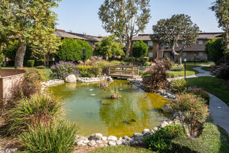 Casa Sierra Apartment Homes in Riverside, CA - Foto de edificio - Building Photo