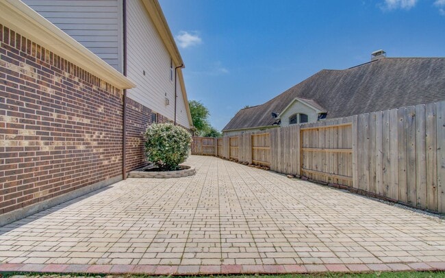28666 Pleasant Forest Dr