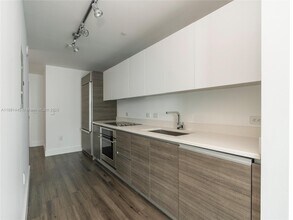 1100 S Miami Ave, Unit 3505 in Miami, FL - Foto de edificio - Building Photo