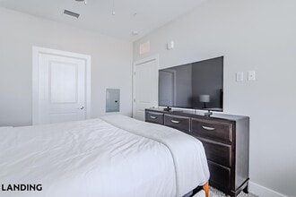 2361 Commerce Park Dr NE, Unit 1402 in Palm Bay, FL - Building Photo - Building Photo